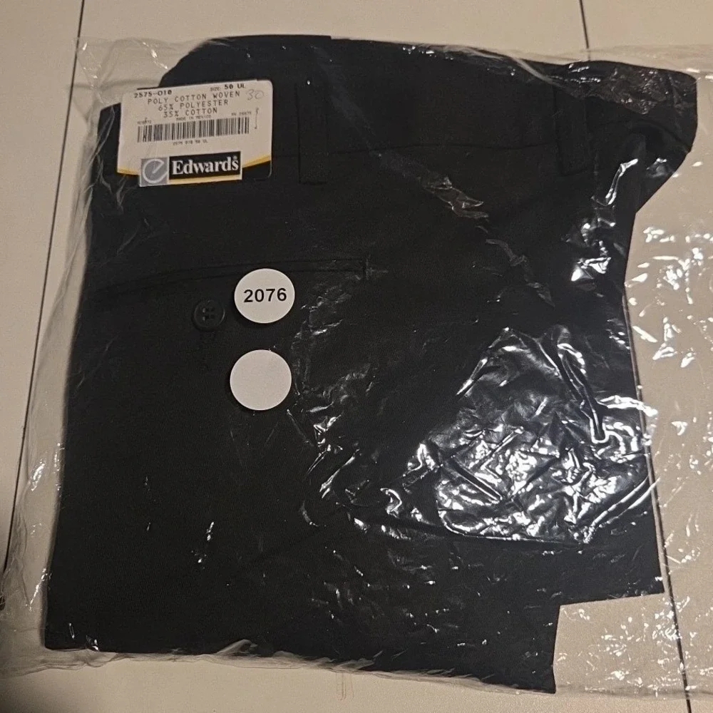 Edwards black cargo